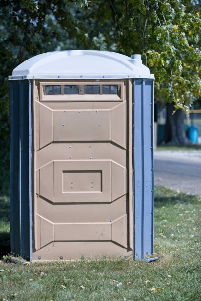 Best Porta potty rental near me  in Mishawaka, IN